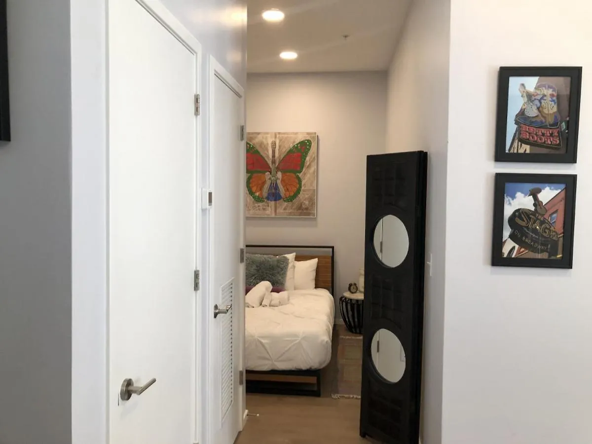 Unique Nashville Condo With Pool, Patio, Parking 미국